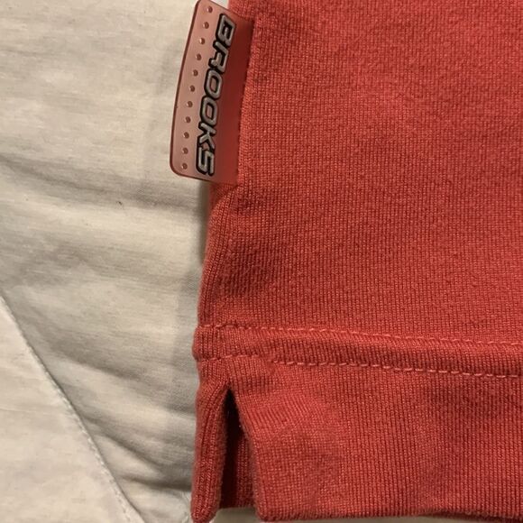 Brooks active wear long sleeve, super soft material, small - Picture 6 of 7